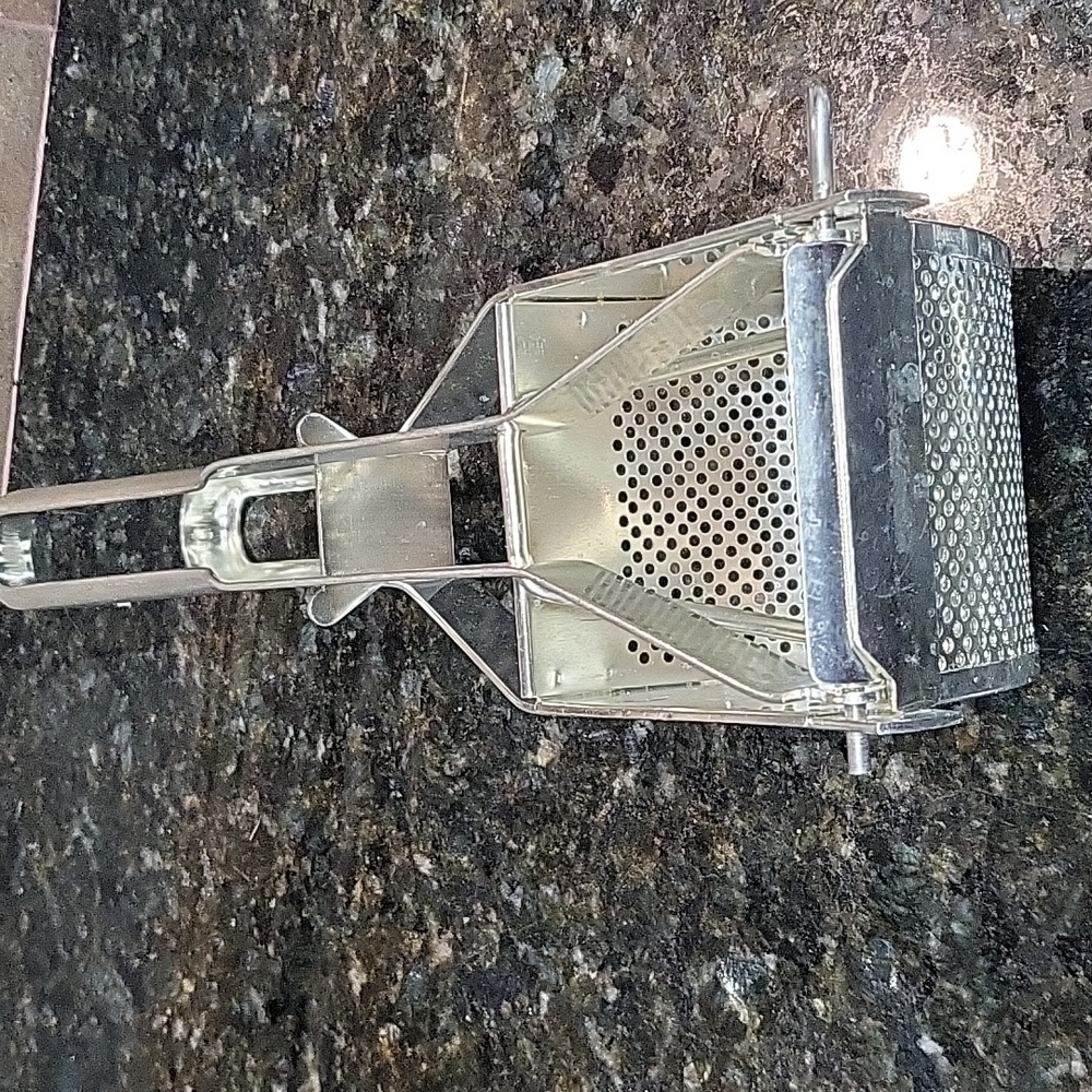 Metal Vegetable Ricer Masher Hand Held - Picture 4 of 6